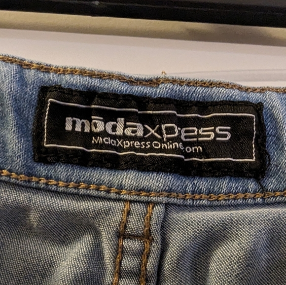 ❤️Well-Loved Jeans❤️ FREE when purchased with another item! - Picture 3 of 6